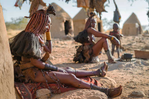 Femmes Himba dans le Damaraland en Namibie