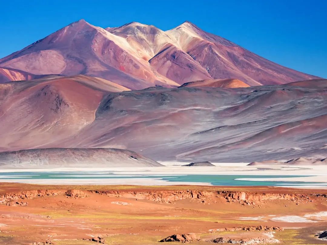 Farbenprächtige Berge in der Atacama-Wüste. San Pedro de Atacama, Antofagasta, Chile.
