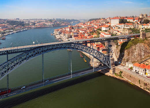 Dom Luis I Brücke ein Muss bei Ihrem Porto Urlaub