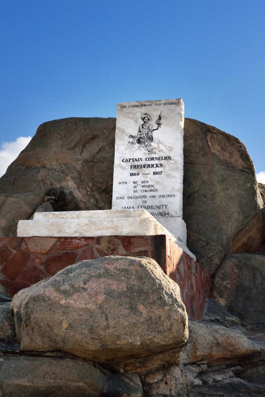 Monument voor de Duitser Adolf Lüderitz, stichter van Lüderitz