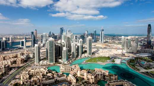 Die Innenstadt von Dubai in den Vereinigten Arabischen Emiraten aus der Luft gesehen