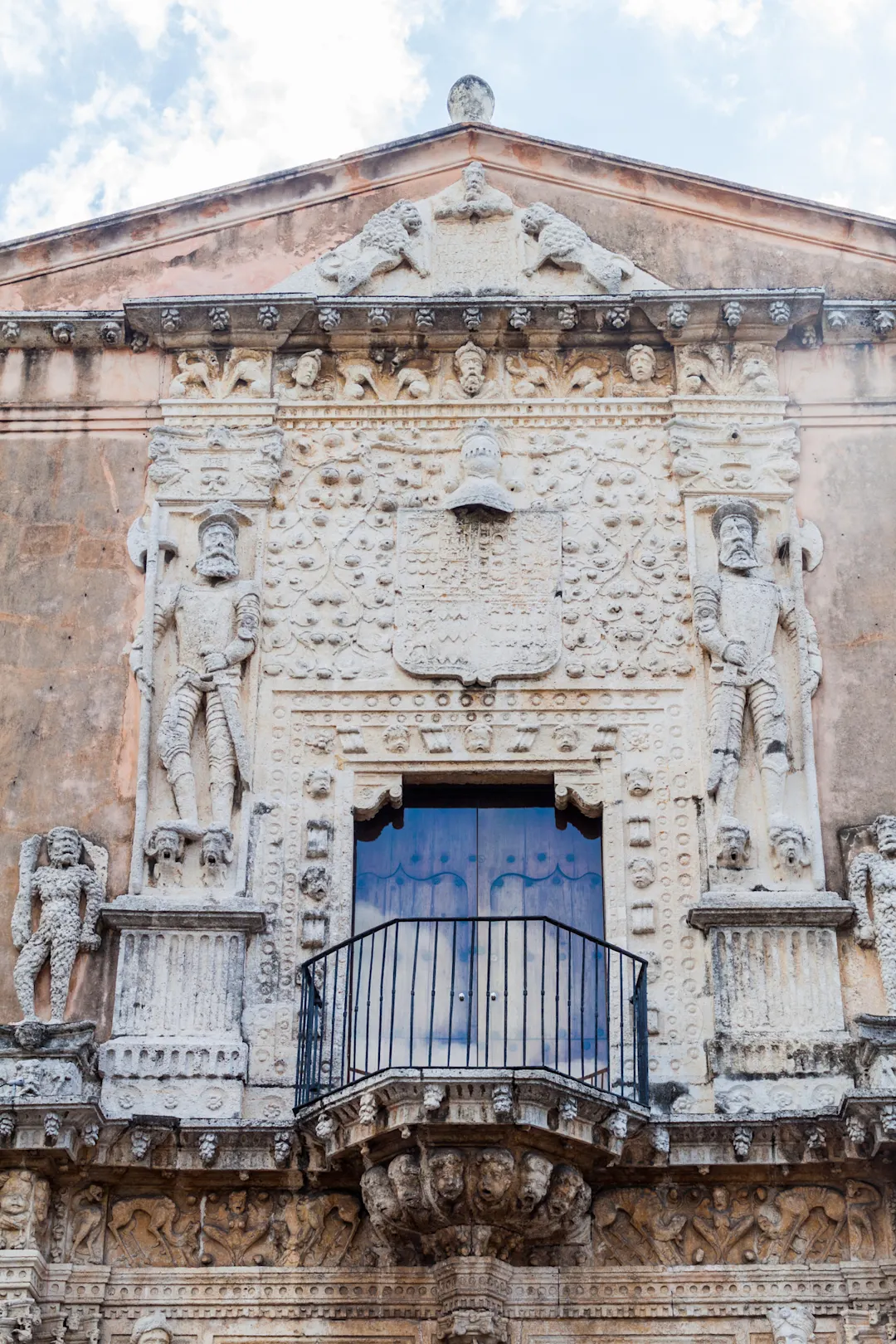Mexiko Merida Casa de Montejo Ursprünglich erbaut, um Soldaten zu beherbergen, die in den 1500er Jahren gegen die Mayas kämpften, war es später die offizielle Residenz der Familie Montejo in Merida, Mexiko