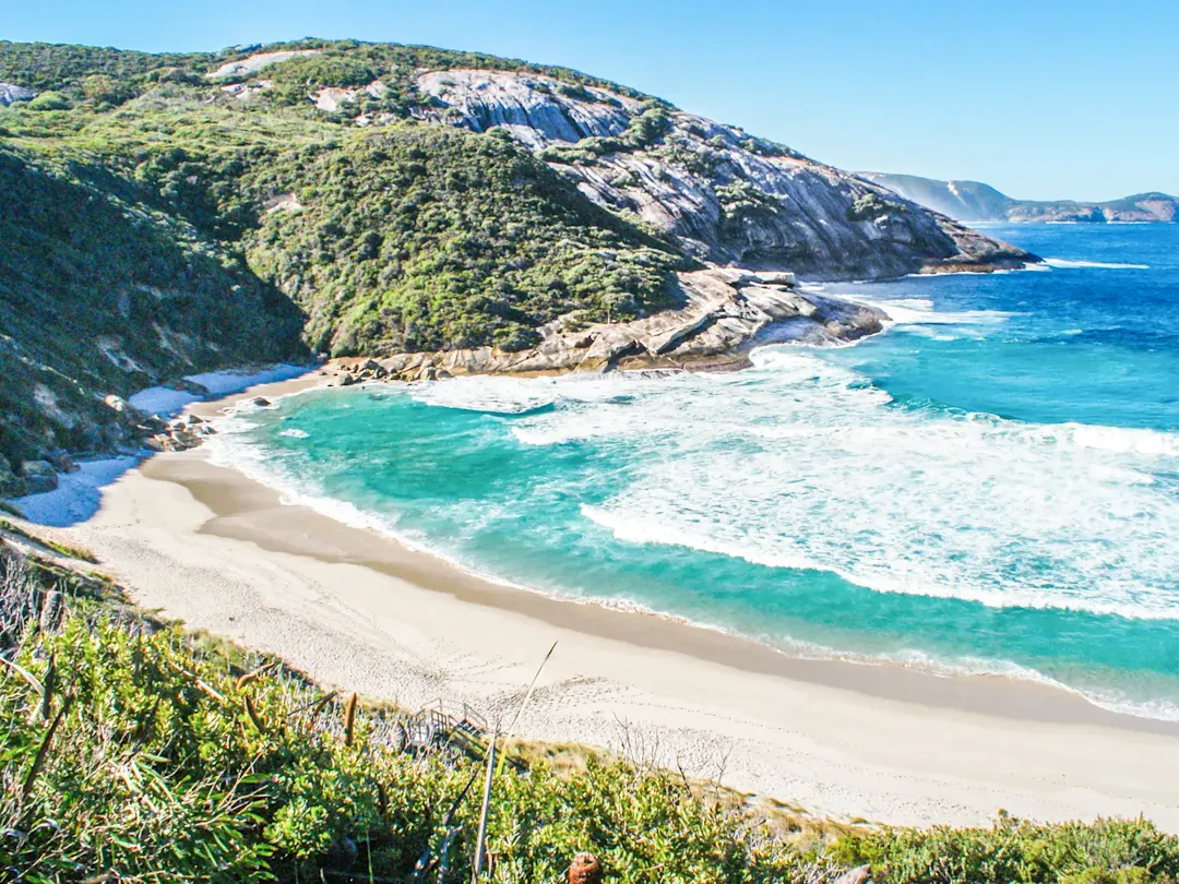 Versteckte Bucht mit türkisfarbenem Wasser. Albany, Western Australia, Australien.
