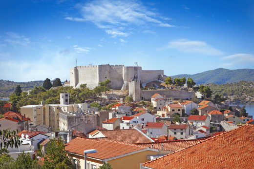 Sicht zu der Festung St. Michael in Šibenik, Kroatien.