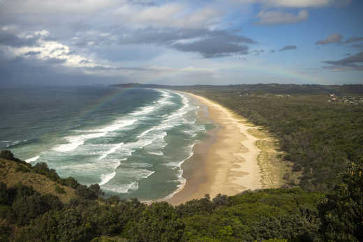 Tallow Beach im Arakwal Nature Park, Byron Bay, Australien.