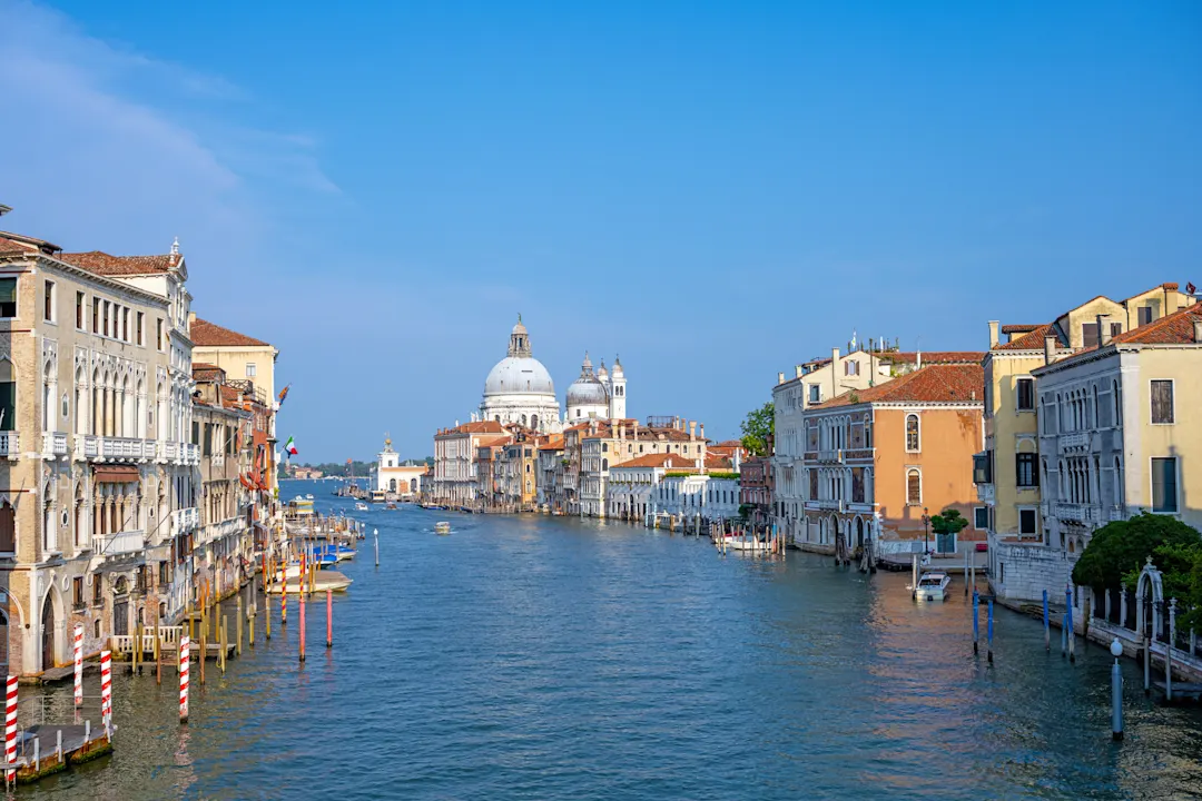 The Grand Canal Der Canal Grande ist die wichtigste Wasserstraße Venedigs und ein Muss bei Ihrem Venedig Urlaub.