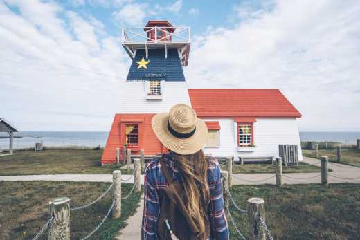 Ein Leuchtturm an der Akadischen Küste, New Brunswick, Kanada.