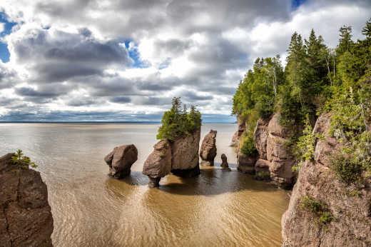 Die Hopewell Rocks in der Bay of Fundy, New Brunswick, Kanada. 