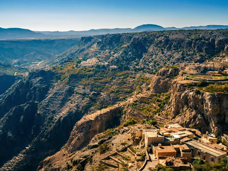 Atemberaubende Berglandschaft mit Terrassenfeldern. Al-Hamra, Ad Dakhiliyah, Oman.
