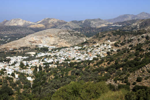 Faites une excursion dans le très beau village de Filoti pendant votre séjour à Naxos.