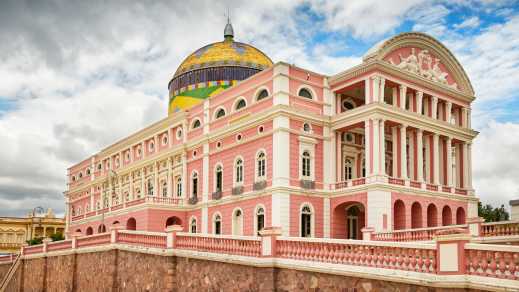 Buitenaanzicht van het Manaus Opera House in Brazilië