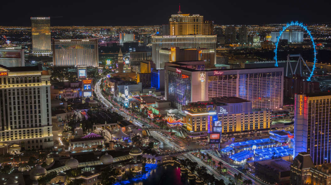 Vue aérienne sur le Strip de Las Vegas, l'artère principale de la ville sur lequel tous les casinos et les clubs les plus connus de Las Vegas sont installés.
