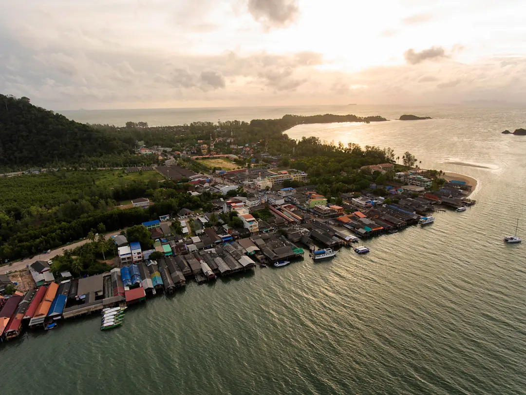 Thailand, Koh Lanta, Saladan Luftaufnahme des Dorfes Saladan, Koh Lanta, Krabi, Thailand