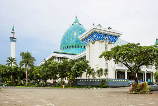 Aufnahme der Al Akbar Moshee in Surabaya