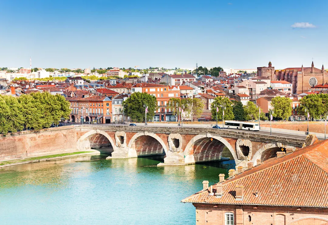 Verbringen Sie Ihren Urlaub in Toulouse, das den Spitznamen "die rosa Stadt" trägt.