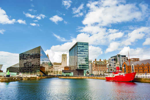 Découvrez la ville qui a vu naître les Beatles pendant votre voyage à Liverpool.
