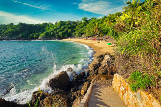 Blick zu dem Playa Carrizalillo in Puerto Escondido, Mexiko