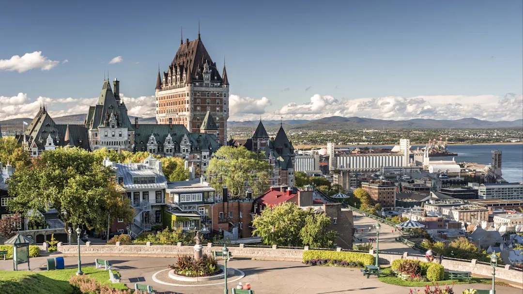 Panoramablick auf die Altstadt mit dem Château Frontenac und der Promenade in Québec City. Québec City, Québec, Kanada.