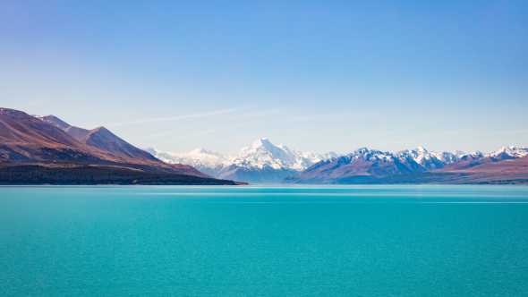 Discover the beautiful blue waters of Tekapo Lake on a New Zealand tour 