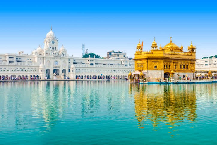 Besuchen Sie den prächtigen Goldenen Tempel von Amritsar während Ihrer Nordindien-Tour.