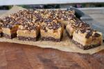 Good and healthy raw food Snickers cake
