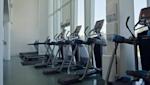 Lækkert cardio-område med panoramavinduer