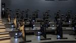 Moderni Cycling-studio tunnelmallisella LED-valaistuksella.