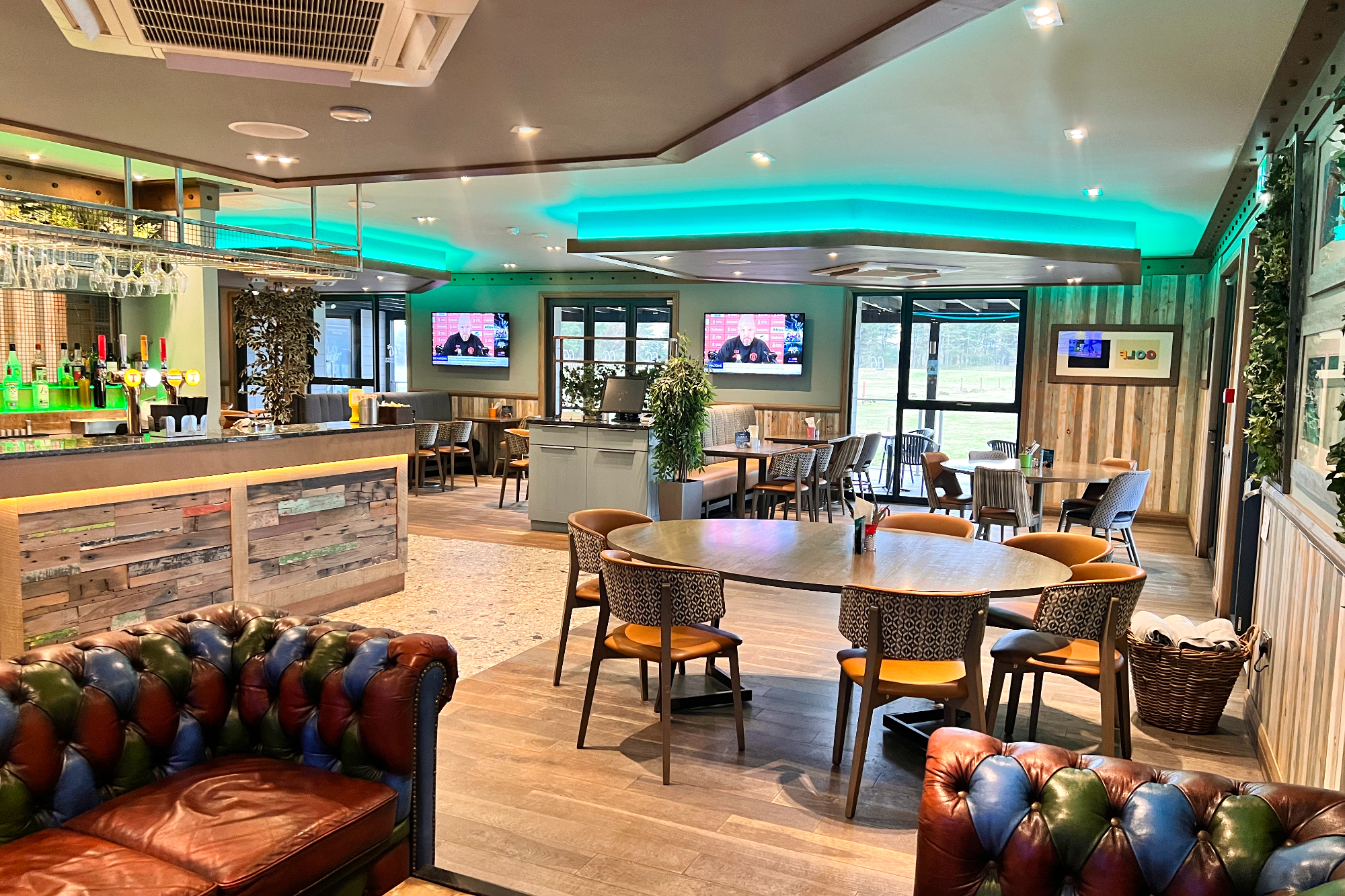 16. The Gailes Hotel & Spa   G Gs Coffee Shop