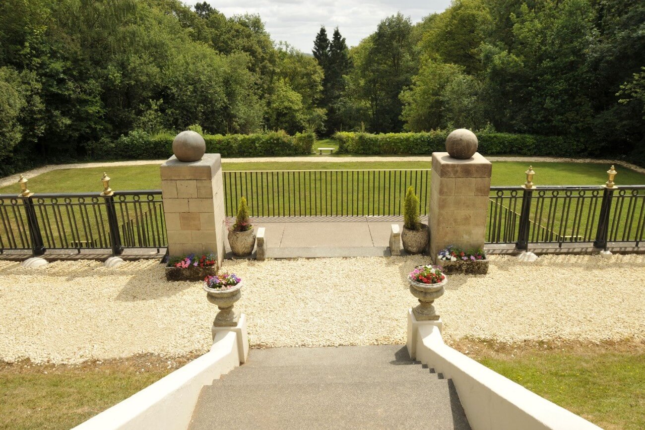 The Southcrest Manor Hotel 8