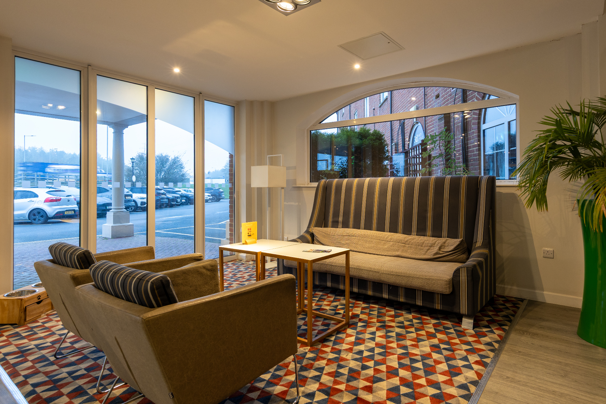 Holiday Inn Corby   Lobby