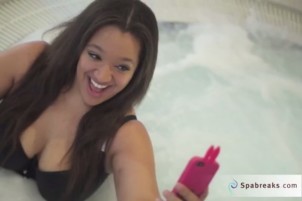 Interview In The Hot Tub: Curvy Kate Model, Dominique Wells