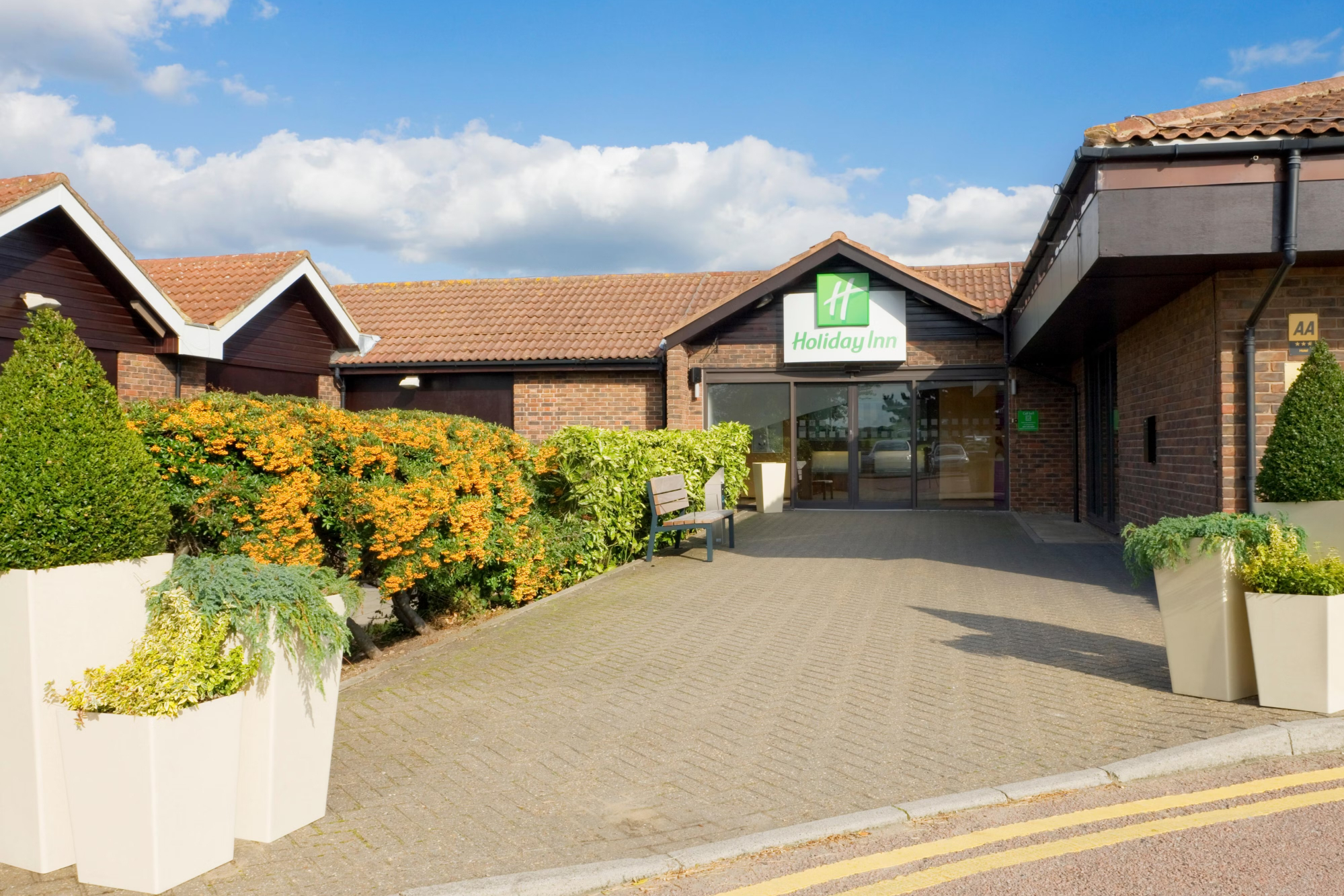 Holiday Inn Rochester   Exterior