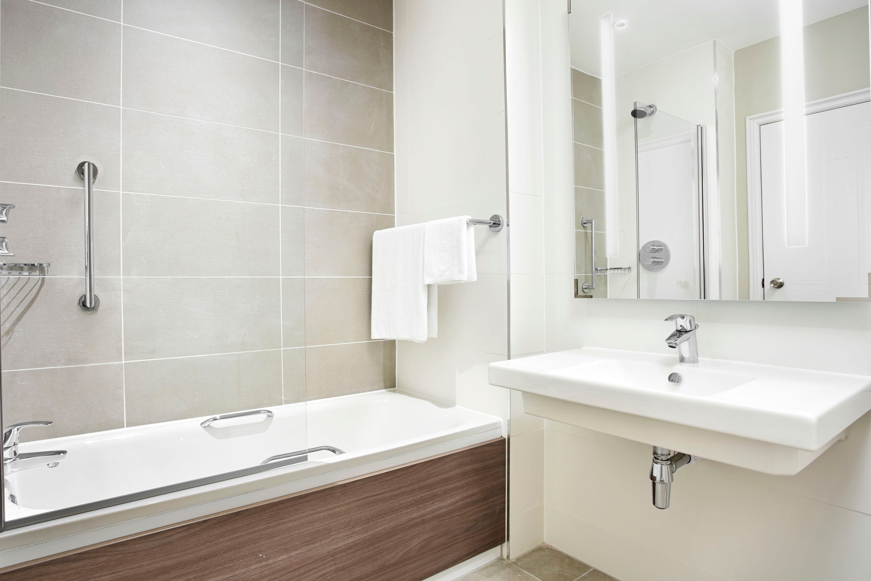 Hinckley Island Standard Bathroom