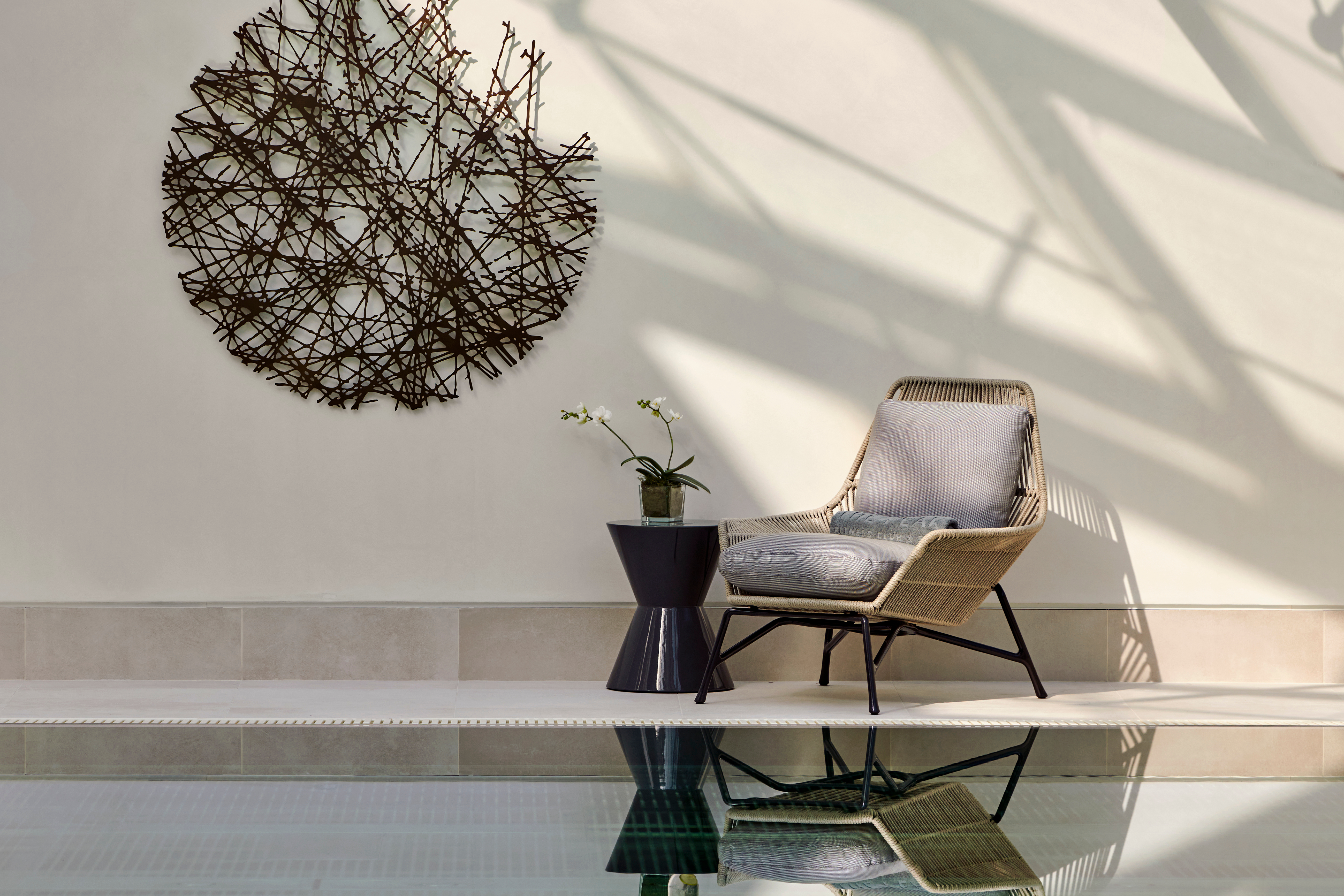 Jumeirah Carlton Towers   Pool Seating