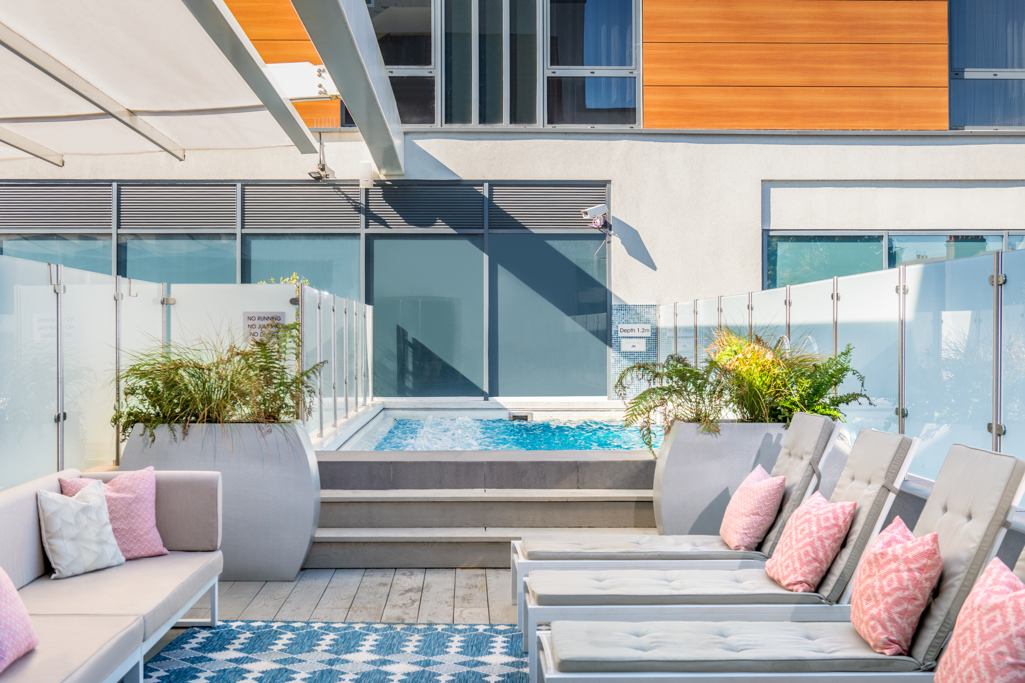 Guildford Harbour   Outdoor Pool