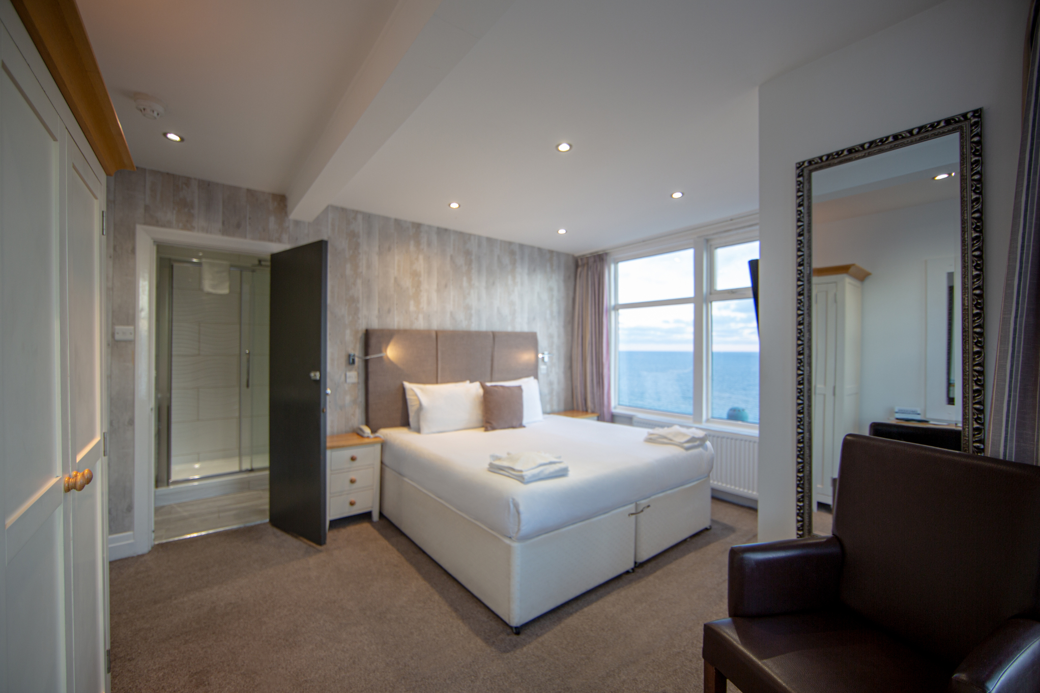 Oceanbeachseaviewroom