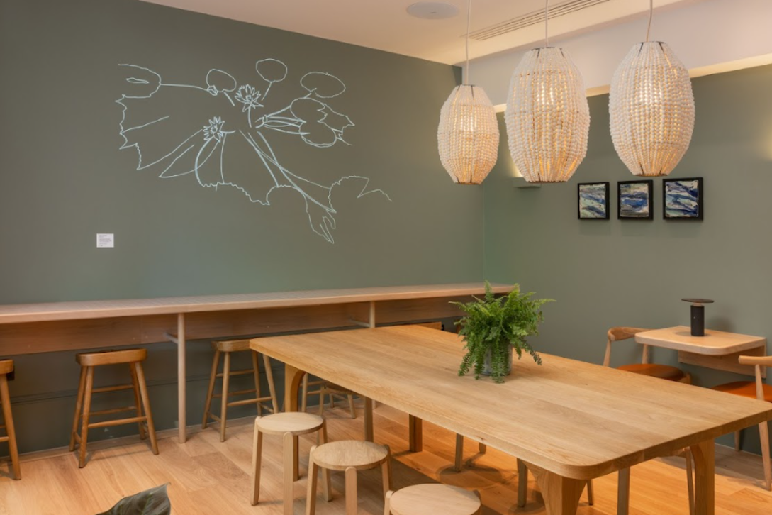 Queens Gardens   Seating 2