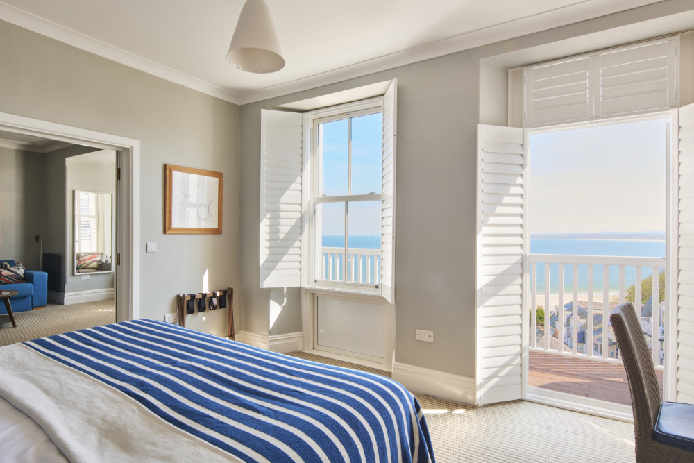 Sea View Suite 110 6 No Props