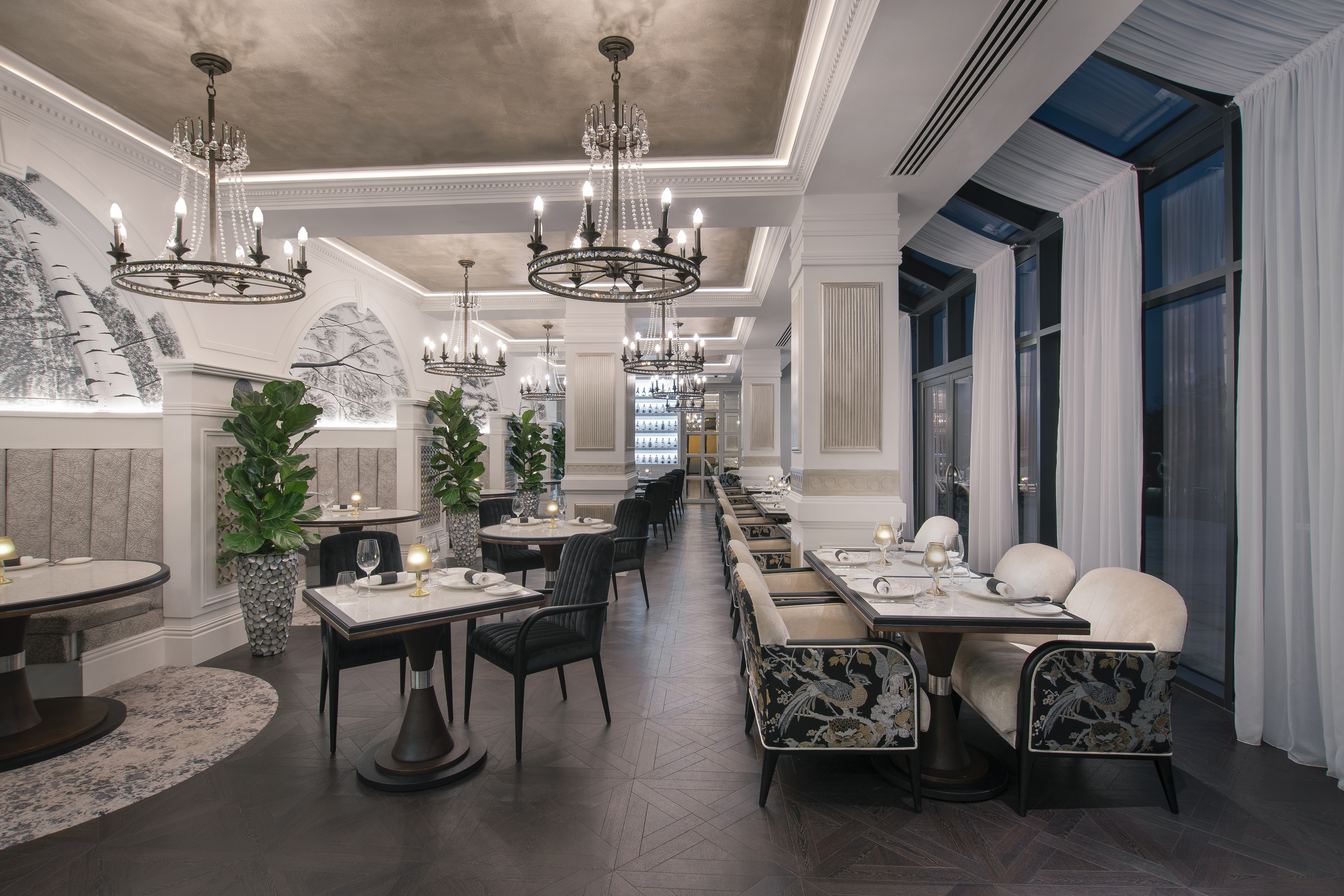 1215 Restaurant Evening