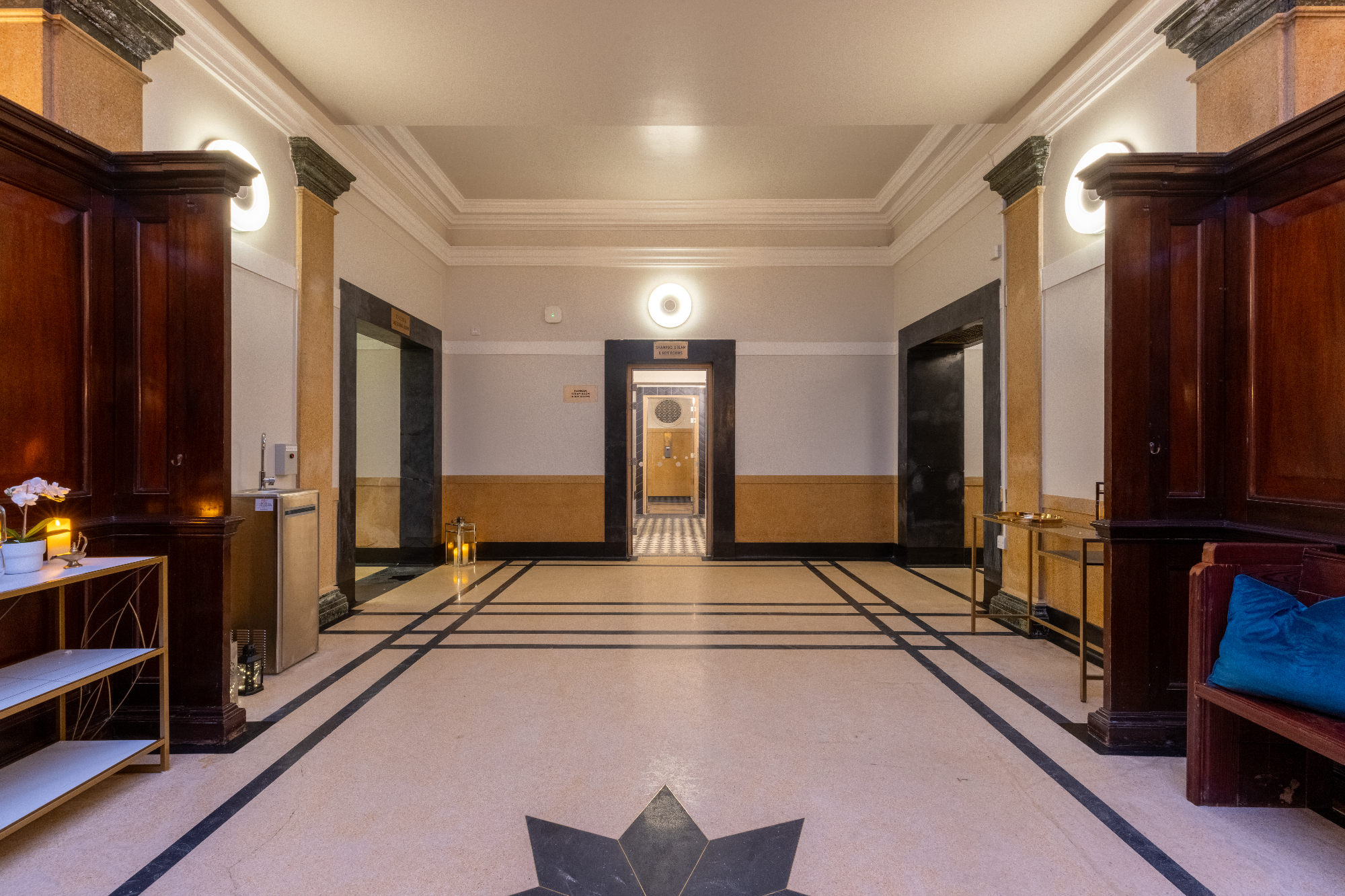 Newcastle City Baths   Lobby