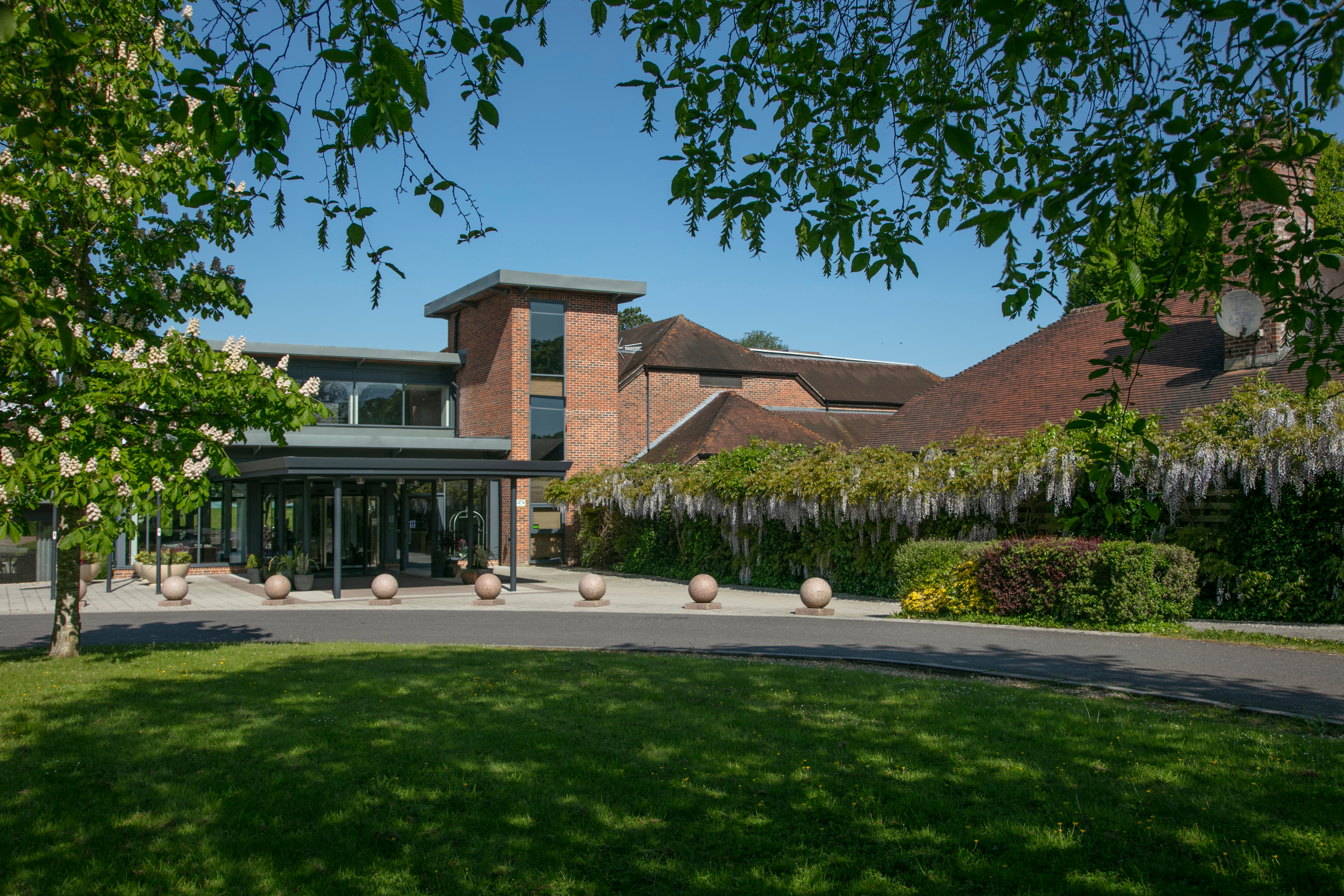 Q Norton Park   Exterior 2