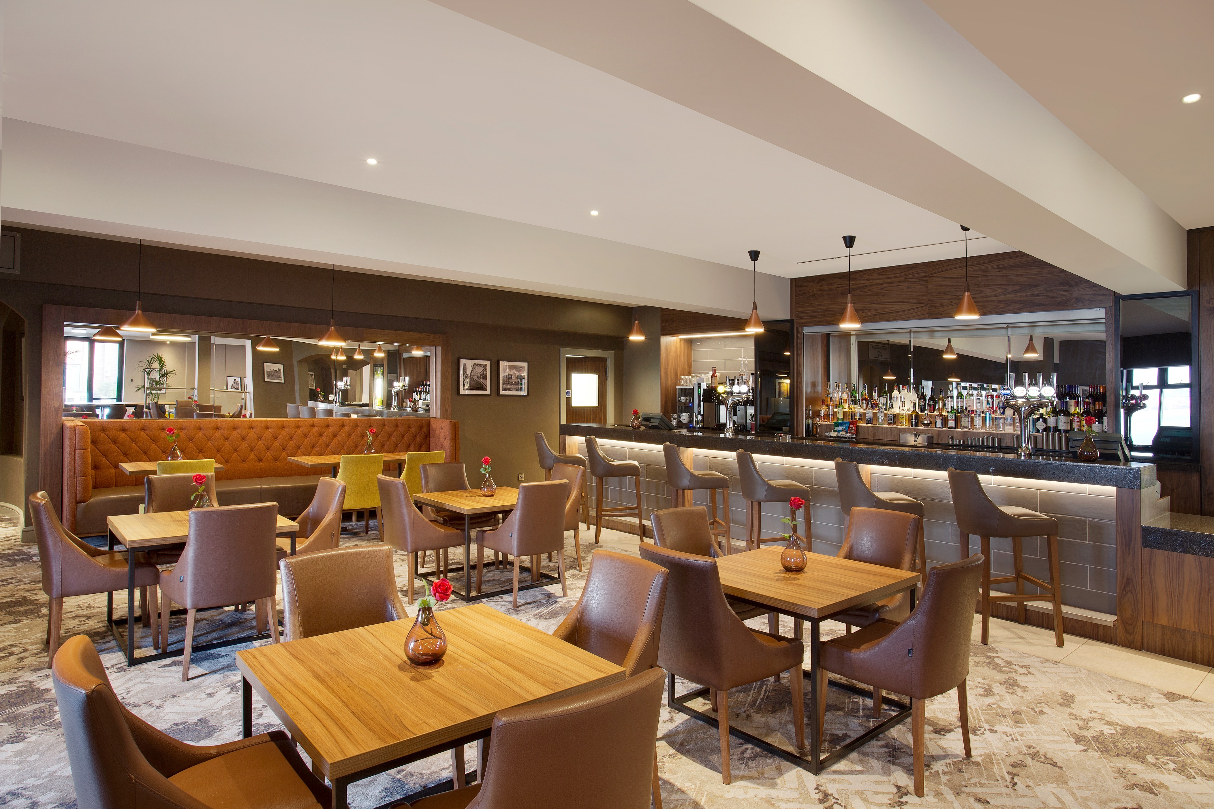 Jurys Inn East Midlands Airport Bar V2
