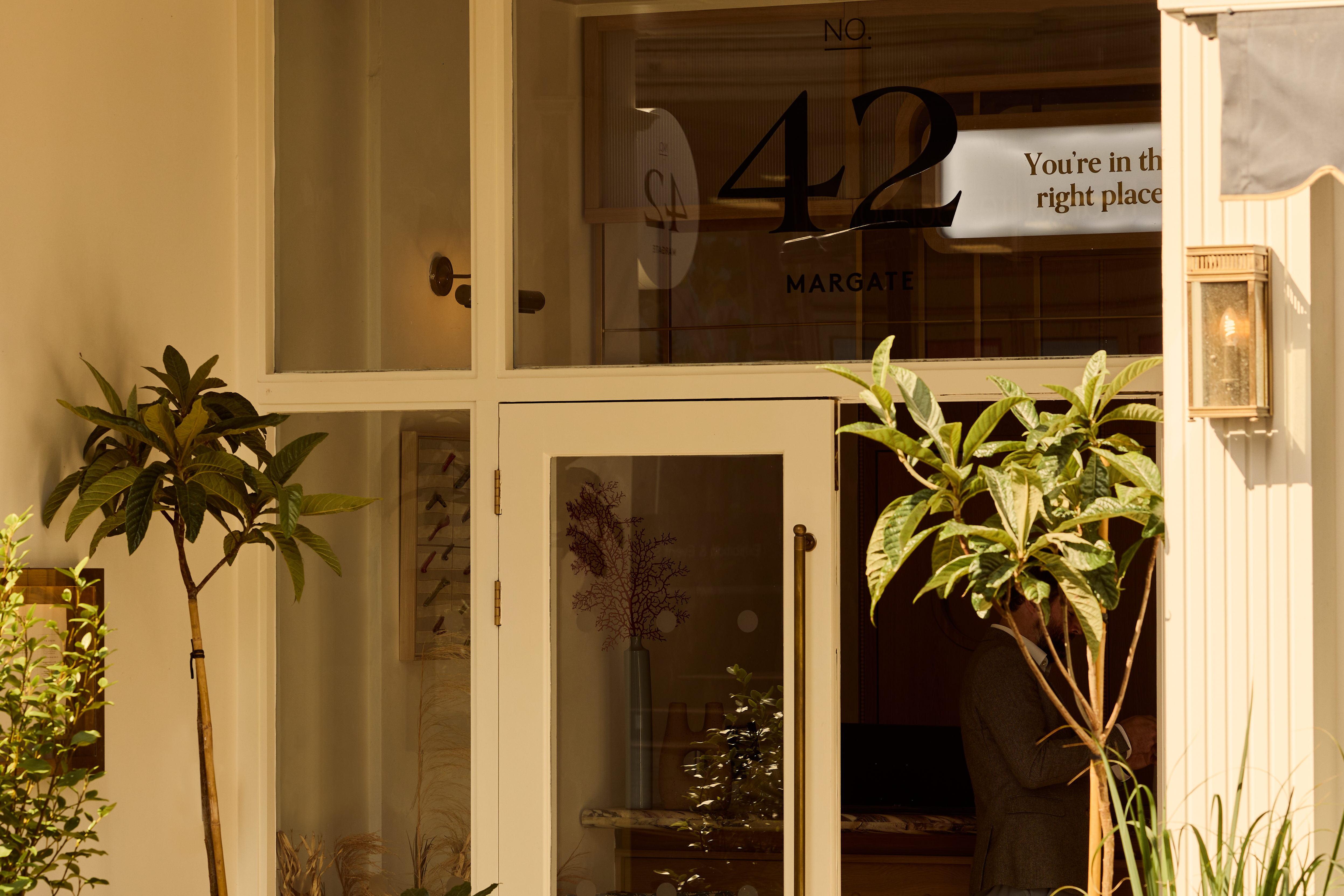 Field Trip At No.42 By Guest House Margate Reception