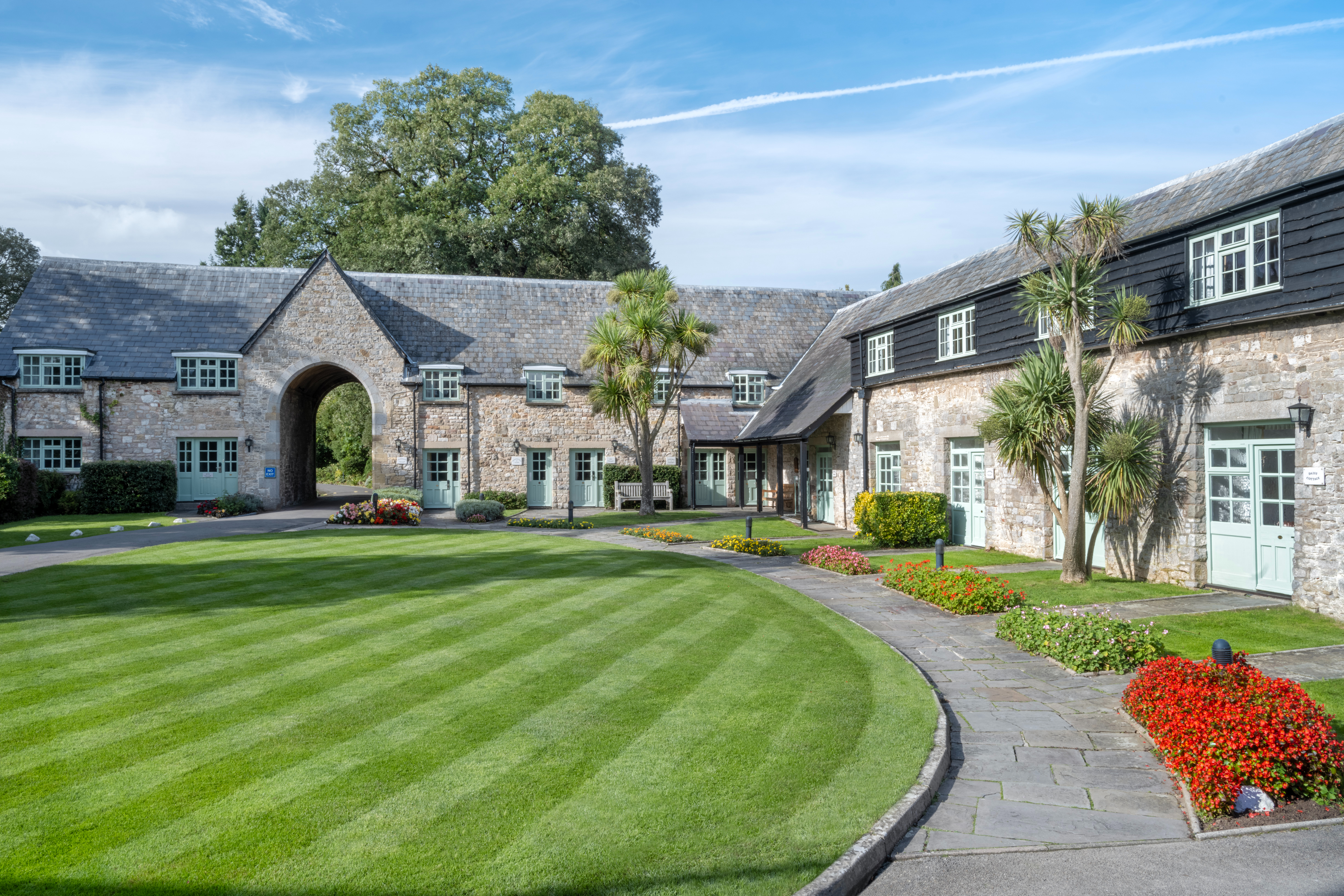 St Pierre   Courtyard