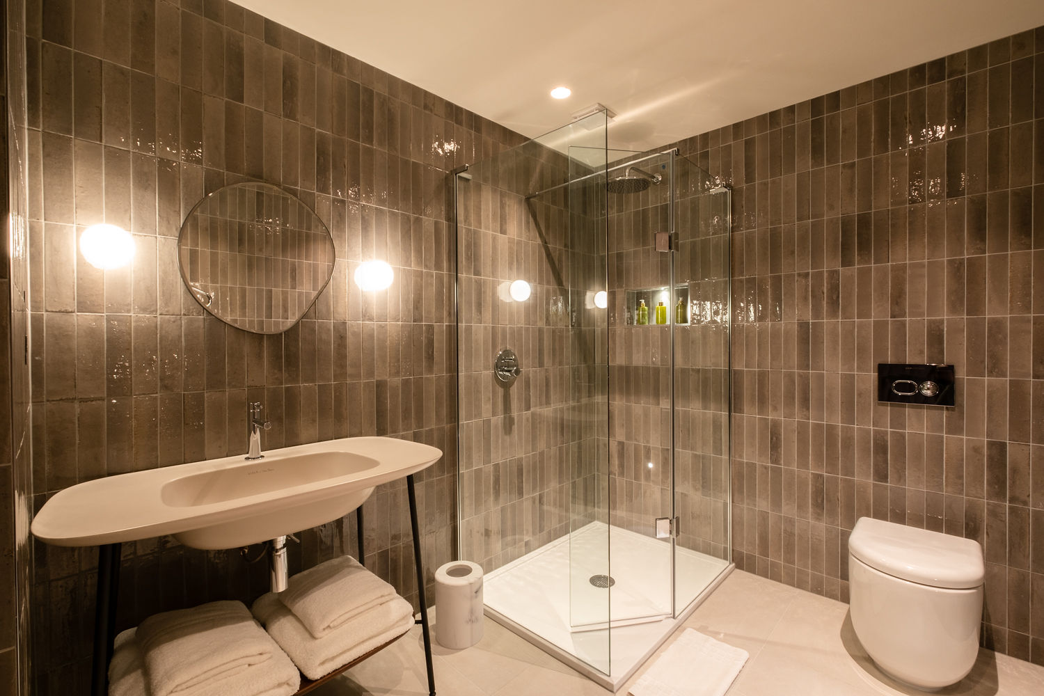 Laceby Manor   Bathroom 2