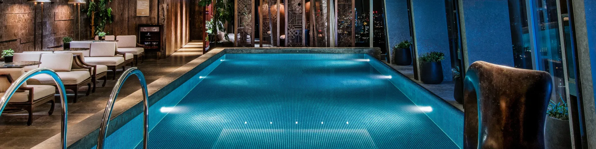 Shangri La Hotel, At The Shard, London   Sky Pool Relax