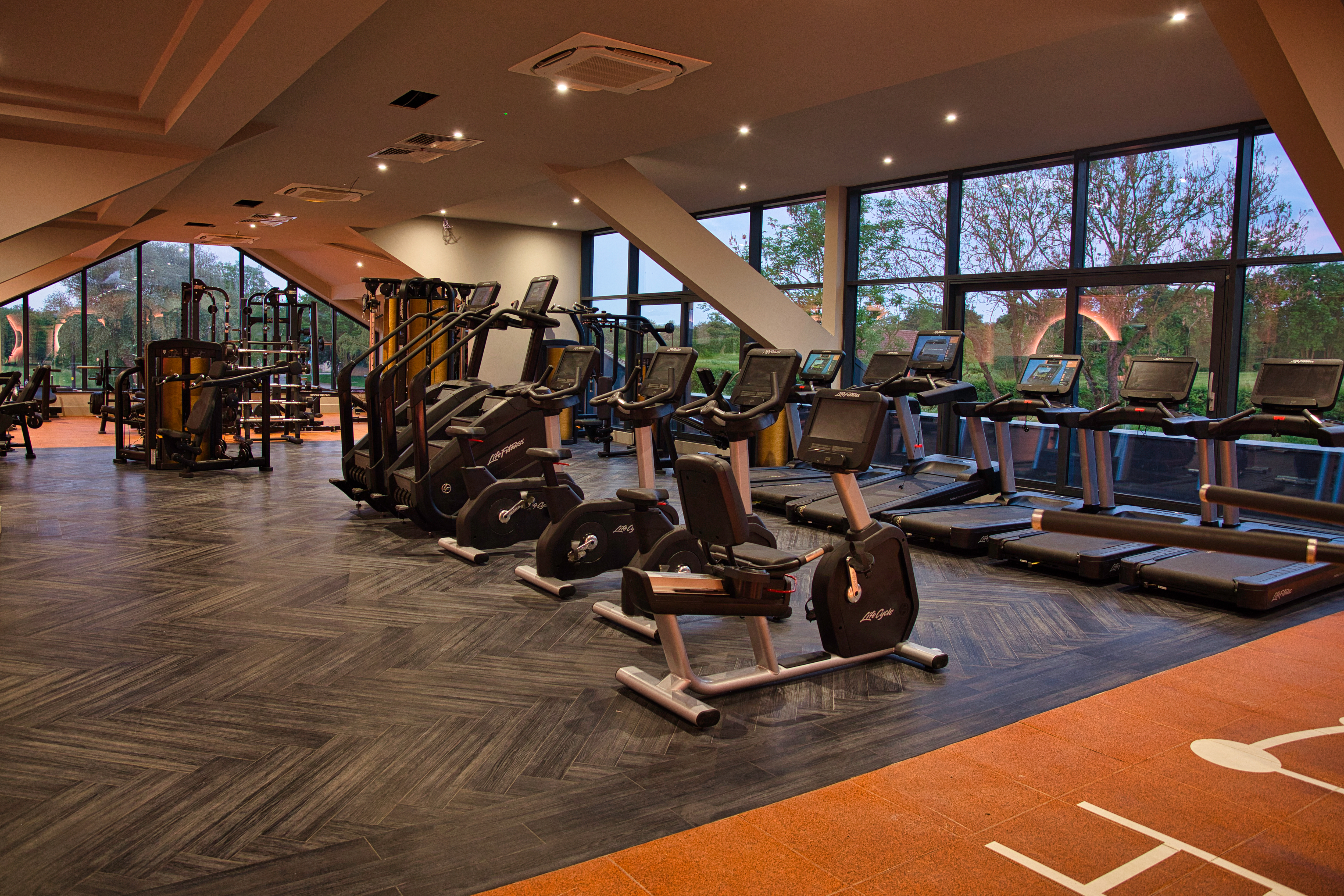 Cambridge Country Club   Gym 4