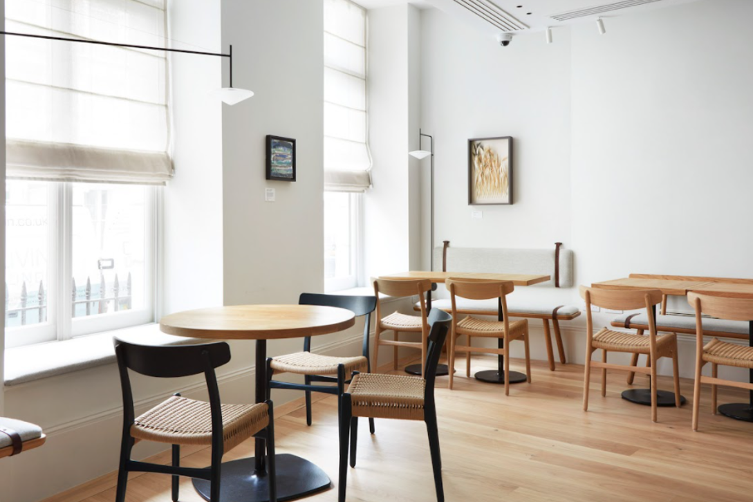 Queesns Gradens   Seating