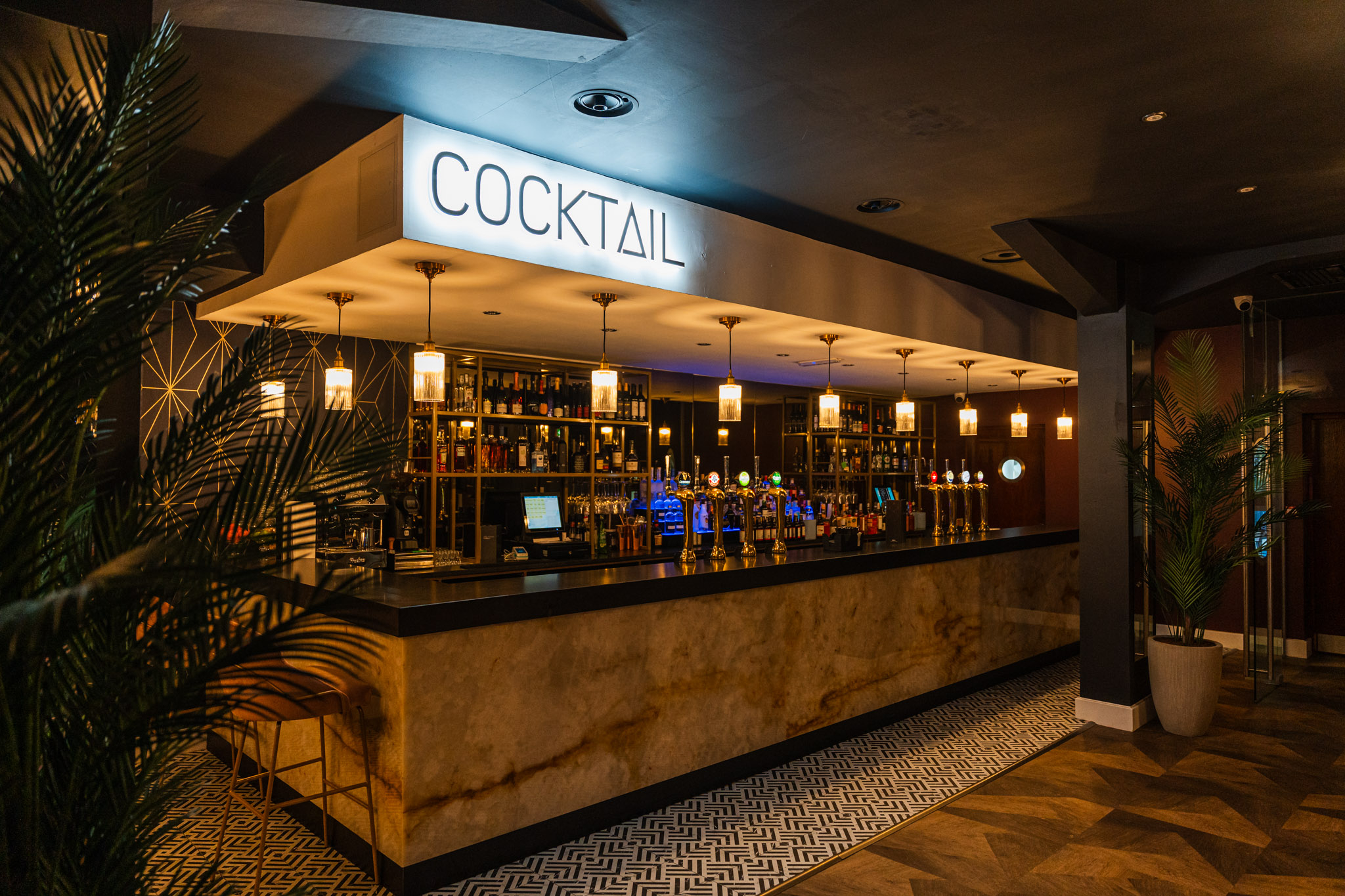 Lyons Marian Resort   Bar