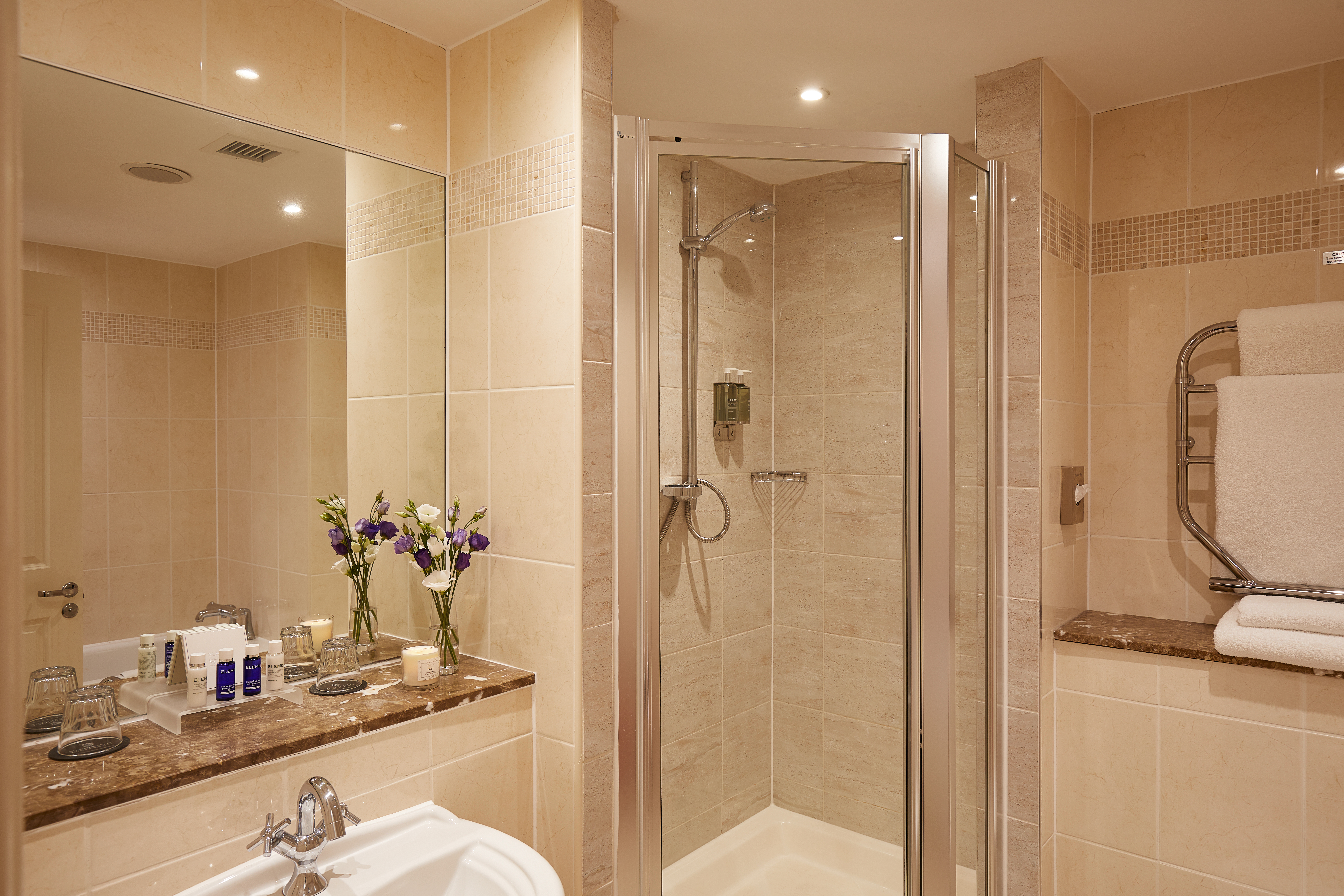 Macdonald Portal   Bathroom